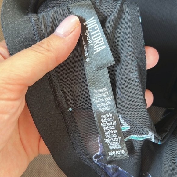 Victoria’s Secret Victoria Sport Incredible Lightweight Medium Support Size 32C - Picture 7 of 7